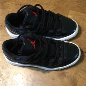 Boys Jordan 11